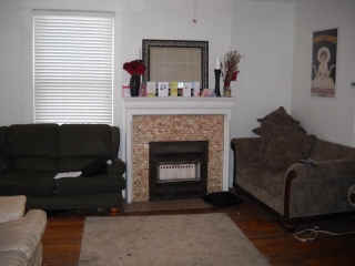 3_32-North-Congress-Living-room