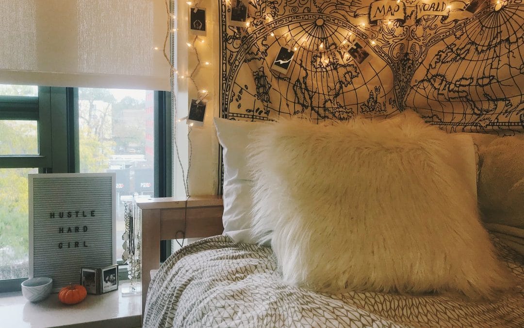 10 Rental-Friendly Decor and Decoration Tips for College Students